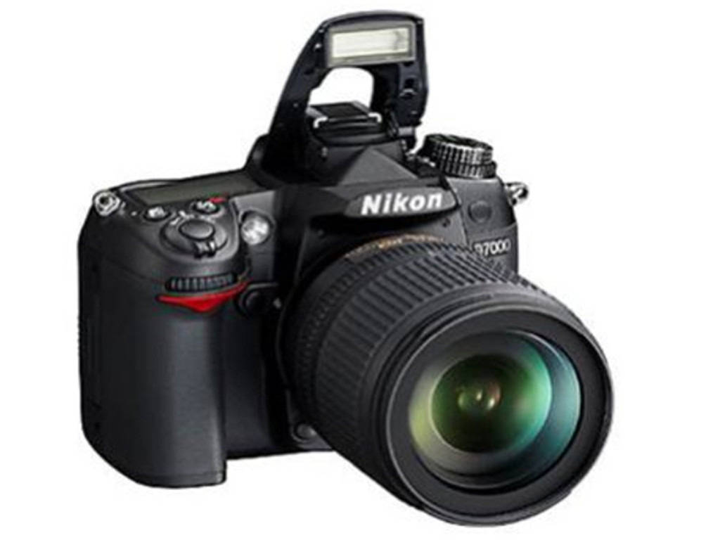 Nikon D7000 (With AFS DX NIKKOR 18105 mm) DSLR Camera Price In India
